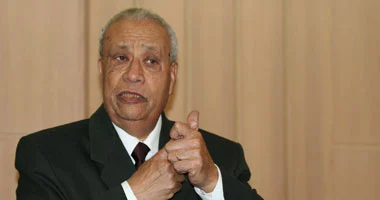 اعتقال عاطلين متهمين بسرقة منزل الدكتور عاطف عبيد رئيس الوزراء الأسبق وسط تفاصيل مثيرة حول الواقعة