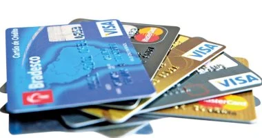 اعتقال متهم بالنصب على المواطنين وسرقة بيانات بطاقات الدفع الإلكتروني بطريقة احترافية مخادعة