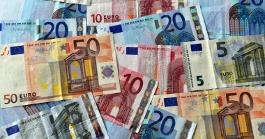 سعر اليورو اليوم الجمعة الثالث من يوليو عام ألفين وستة وعشرين مقابل الجنيه في البنوك المصرية