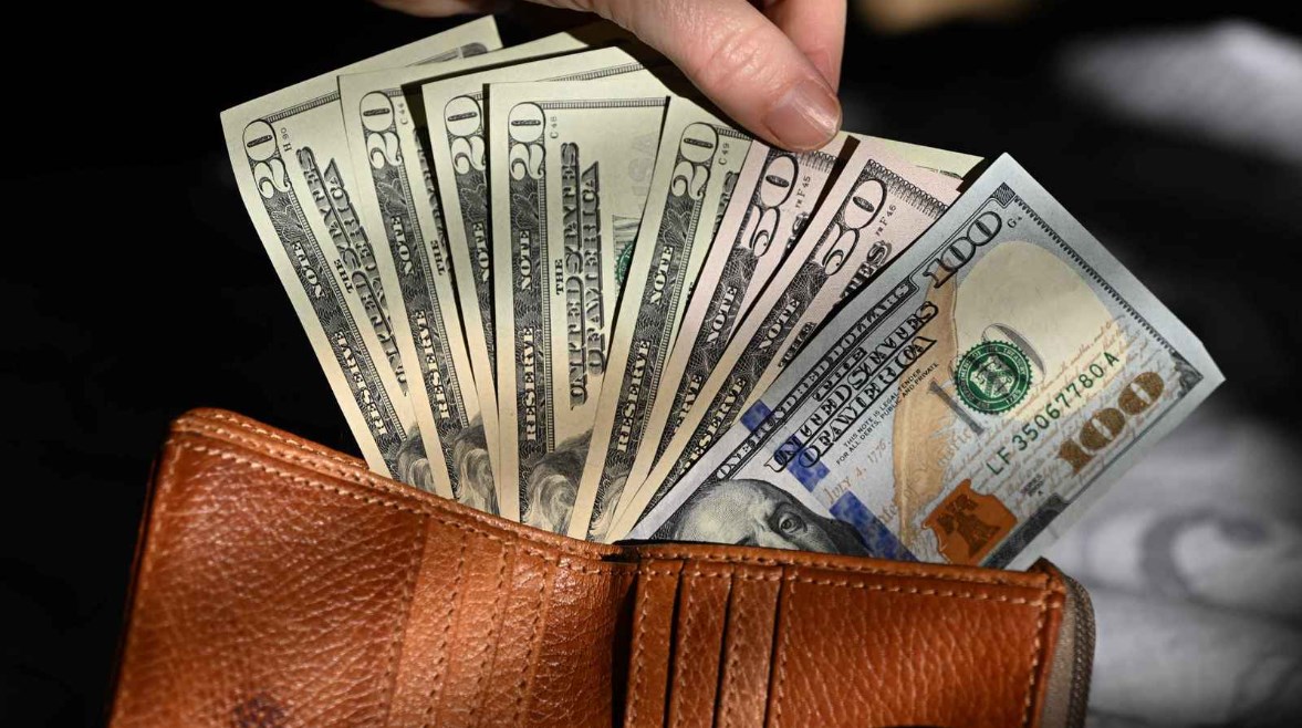 سعر صرف الدولار مقابل الجنيه المصري اليوم لأحدث التحديثات الاقتصادية والتغيرات في الأسواق المالية
