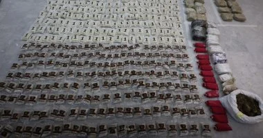 عقوبة الاتجار في المواد المخدرة تصل إلى السجن المؤبد وتفاصيل هامة تستوجب الحذر والوعي القانوني