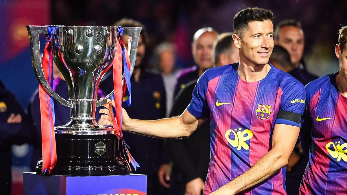 ليواندوفسكي يترك برشلونة نحو شيكاغو فاير في خطوة مفاجئة نحو تحدٍ جديد في الدوري الأمريكي