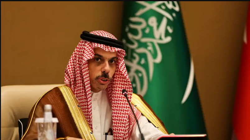 وزير الخارجية السعودي ونظيره البحريني يبحثان سبل تعزيز العلاقات الثنائية وتطورات الأحداث الإقليمية الراهنة